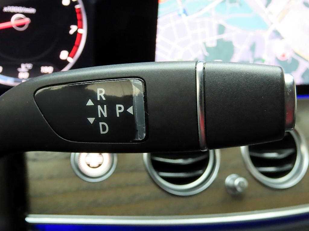 Mercedes Benz E class - Vista 10