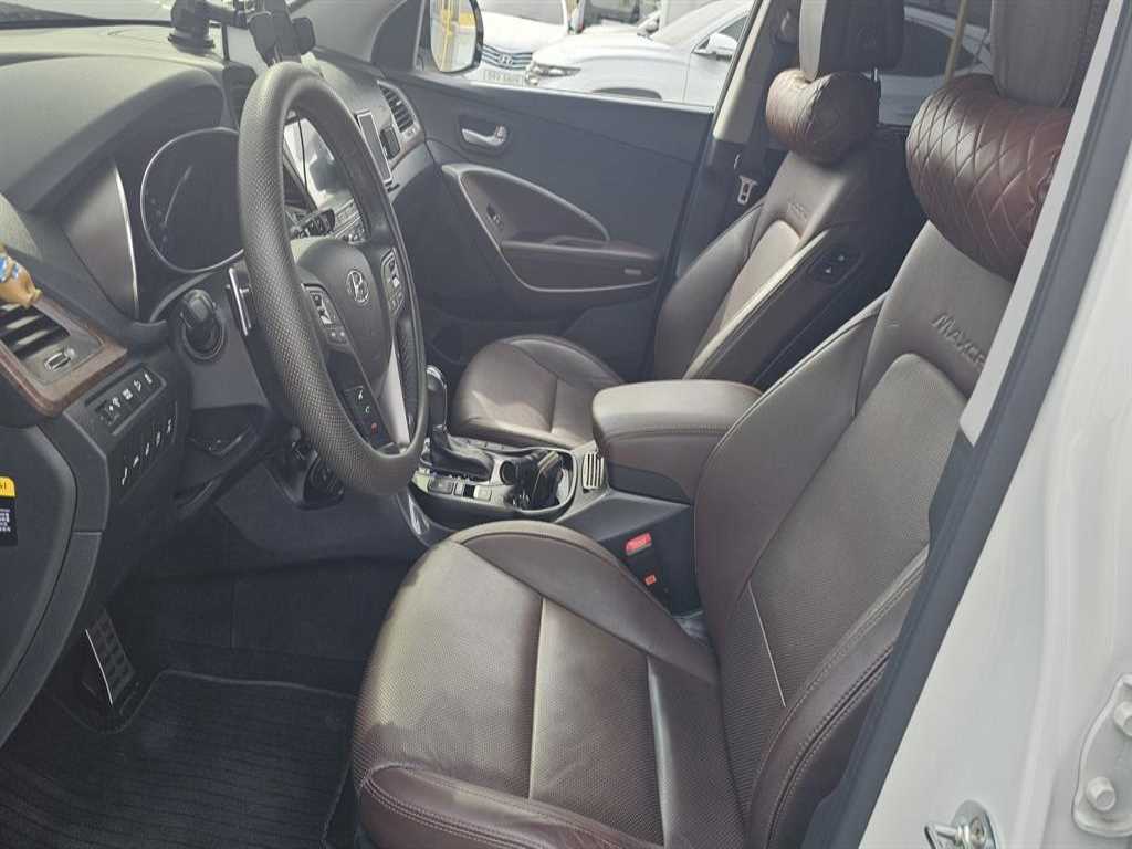 HYUNDAI Maxcruz - Vista 4