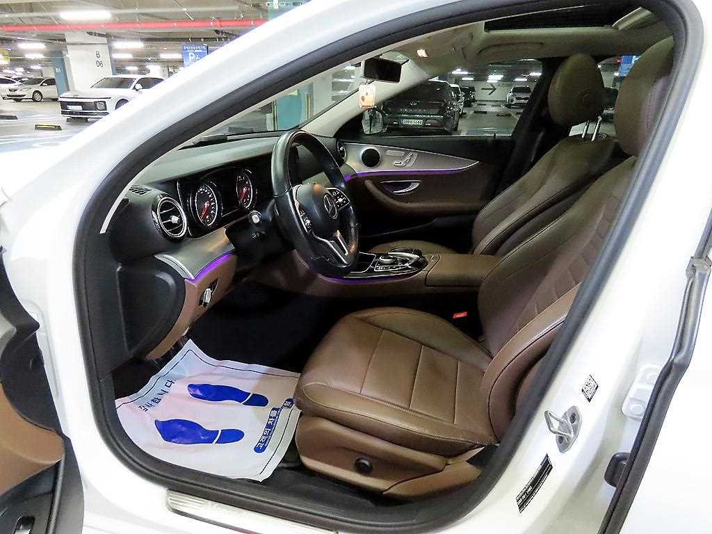 Mercedes Benz E class - Vista 7