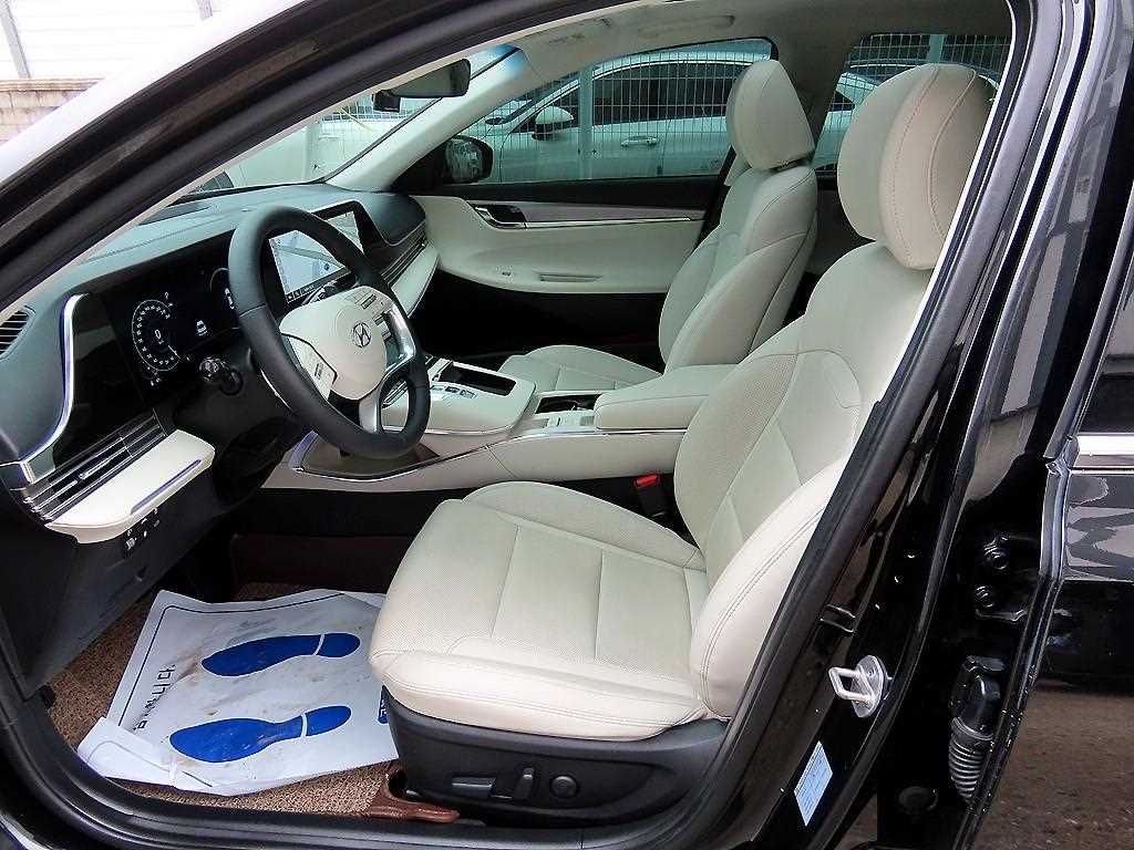 HYUNDAI Grandeur - Vista 5