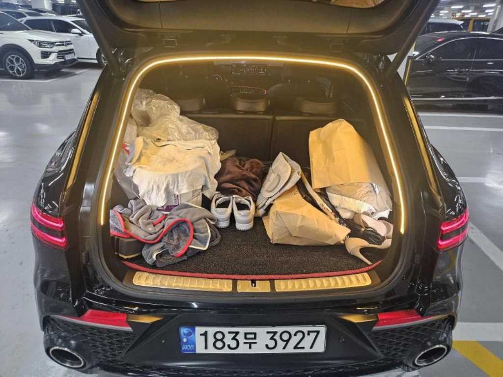 Genesis GV70 - Vista 8