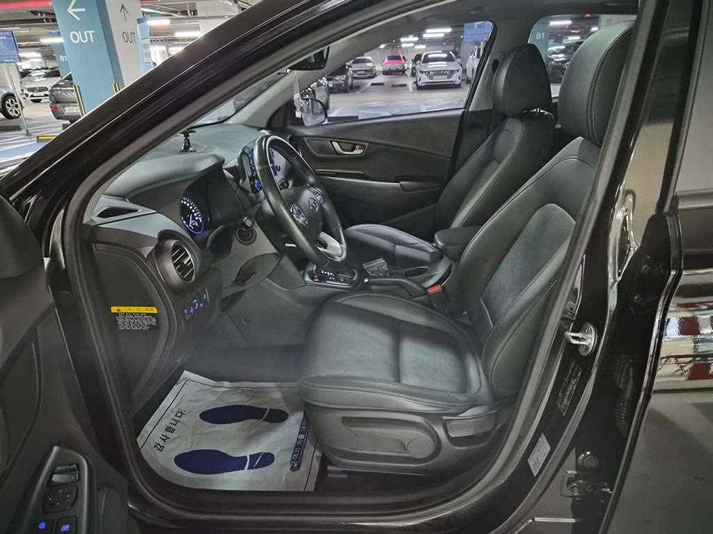 HYUNDAI Kona - Vista 6