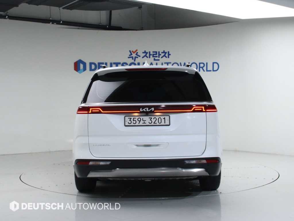 KIA Carnival - Vista 5