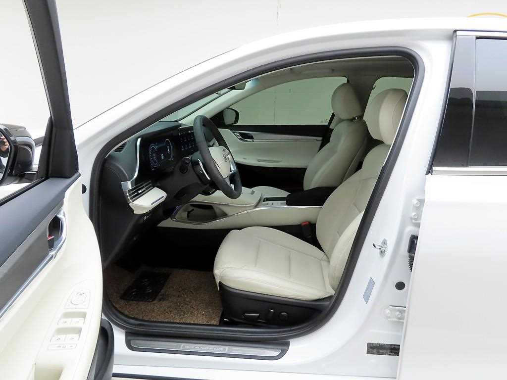 HYUNDAI Grandeur - Vista 12