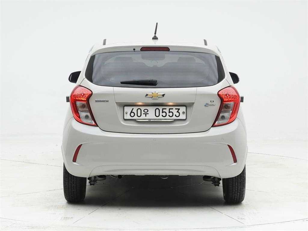 Chevrolet Spark - Vista 5