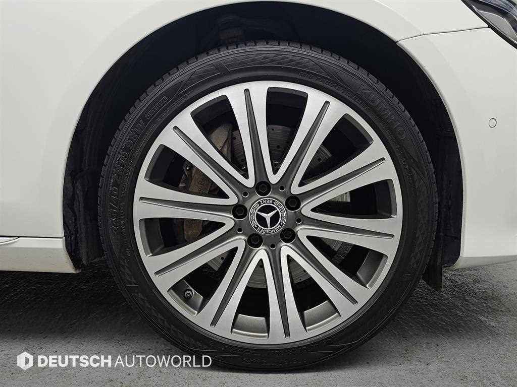 Mercedes Benz E class - Vista 5