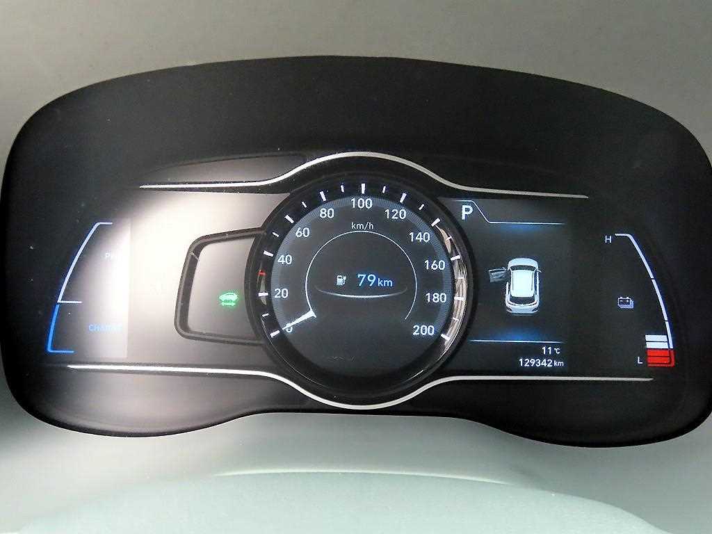 HYUNDAI Kona - Vista 9