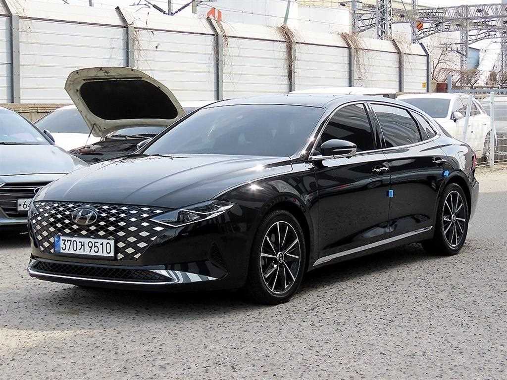 HYUNDAI Grandeur - Vista 2