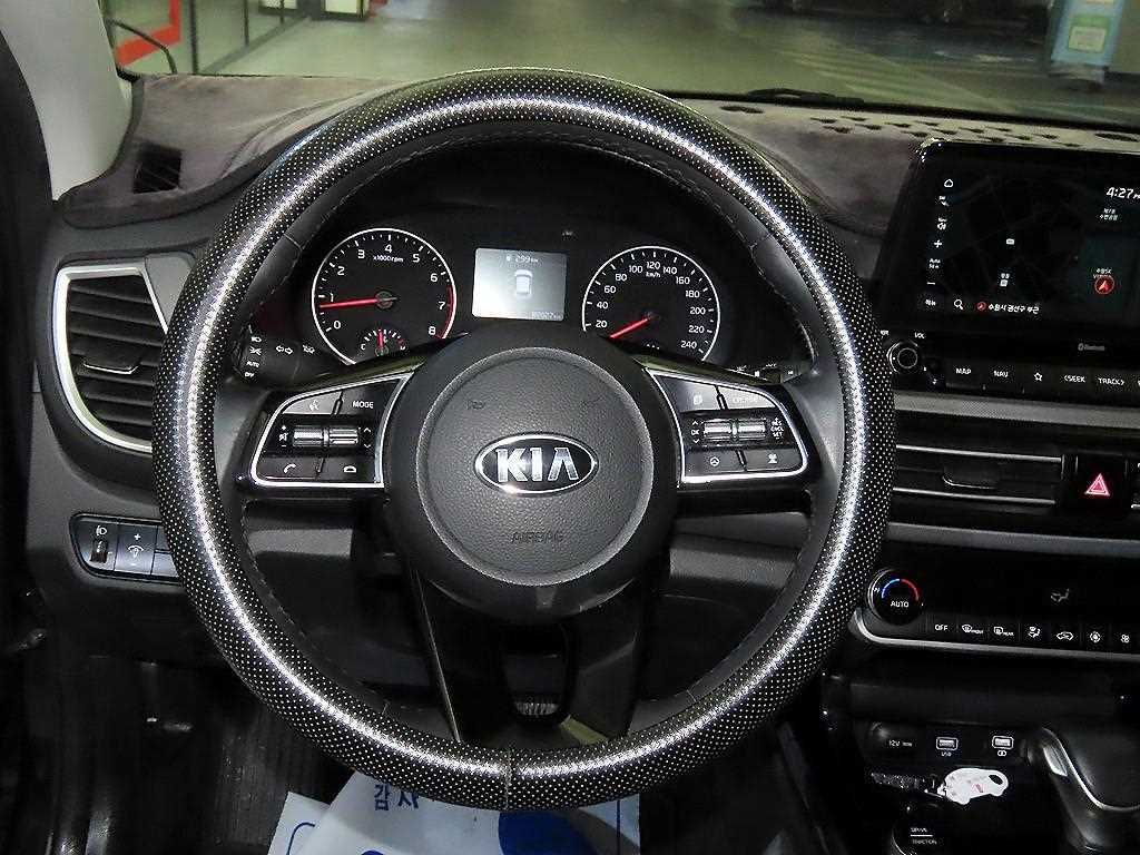 KIA Seltos - Vista 8