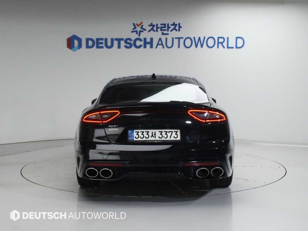 KIA Stinger - Vista 4