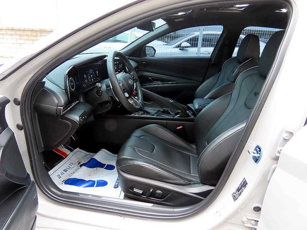 HYUNDAI Avante - Vista 5