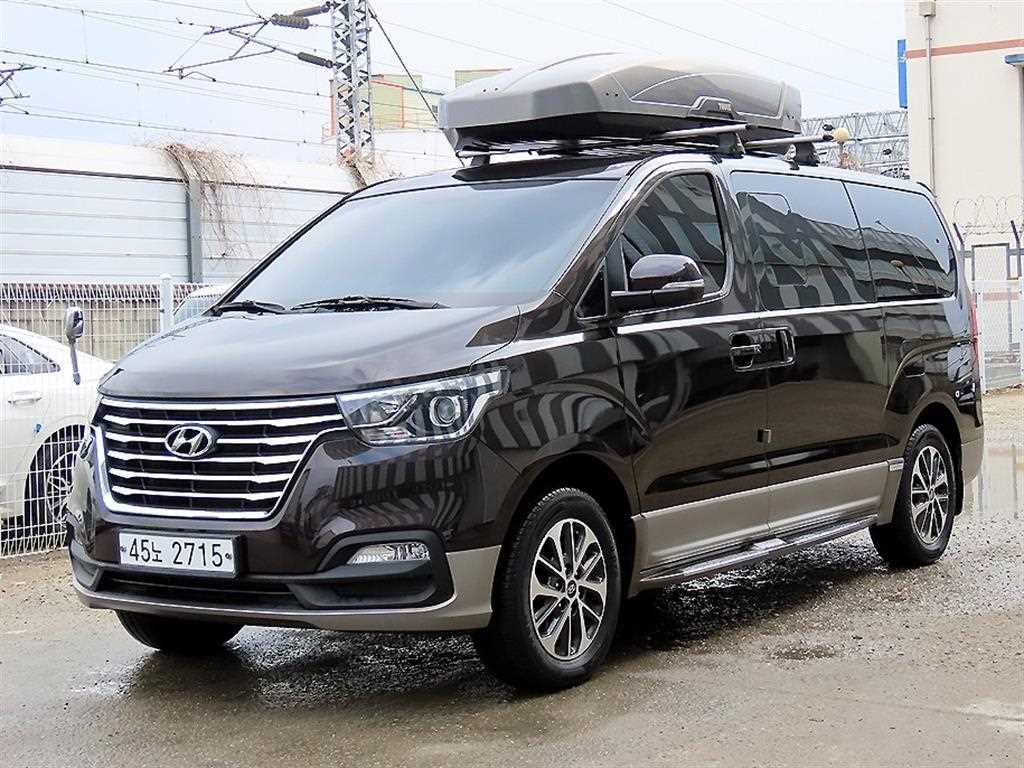 HYUNDAI Starex - Vista 2