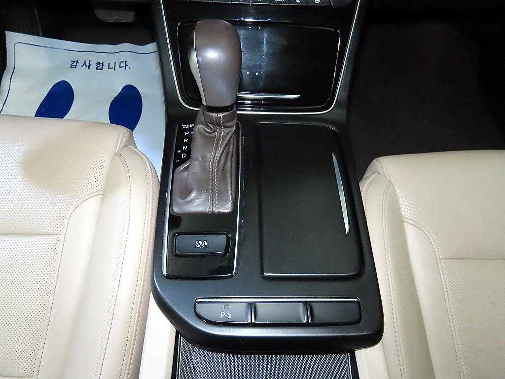 HYUNDAI Grandeur - Vista 12