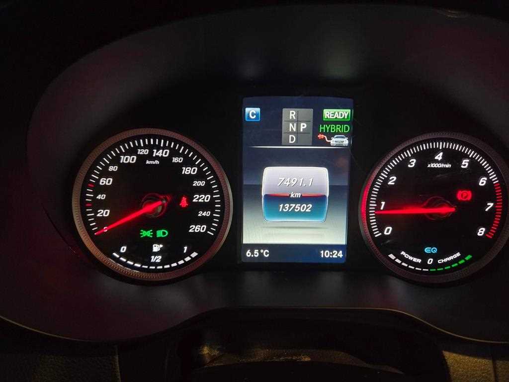 Mercedes Benz GLC Class - Vista 11