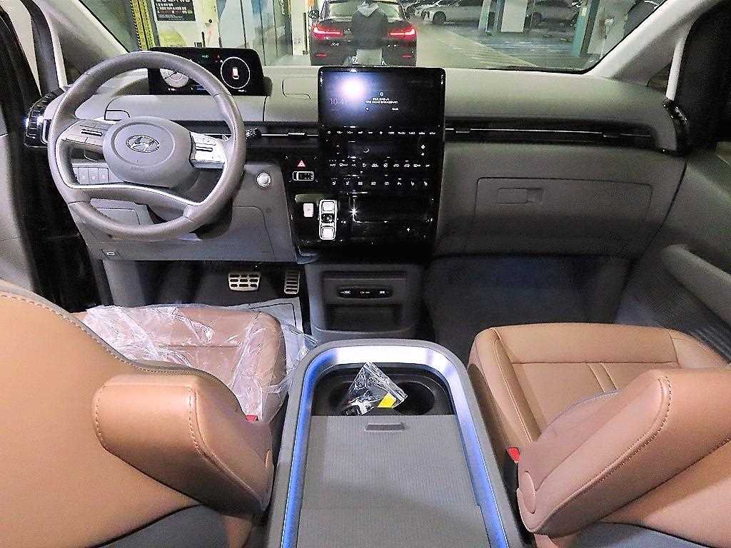 HYUNDAI Staria - Vista 10