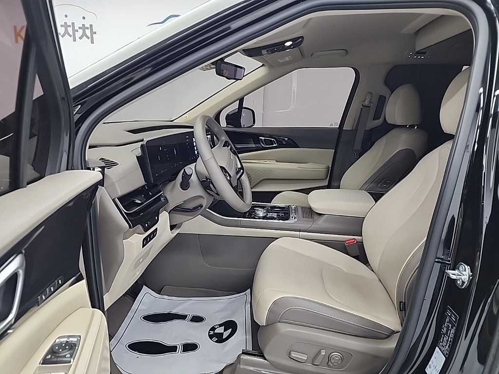 KIA Carnival - Vista 11