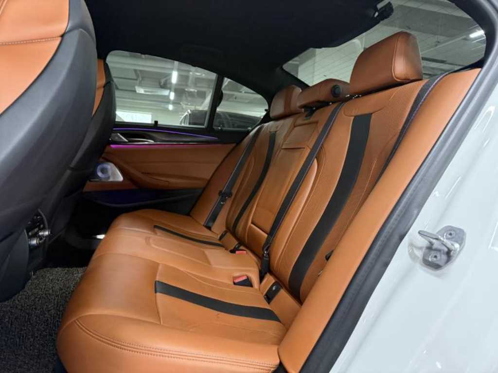 BMW 5 Series - Vista 10