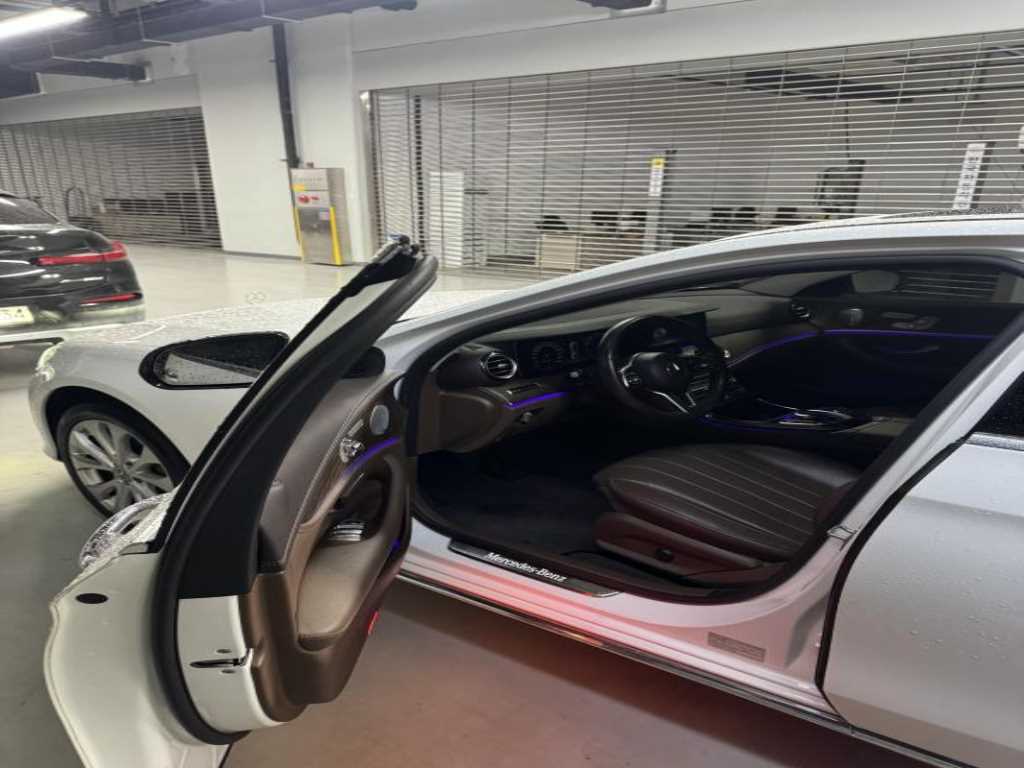 Mercedes Benz E class - Vista 10