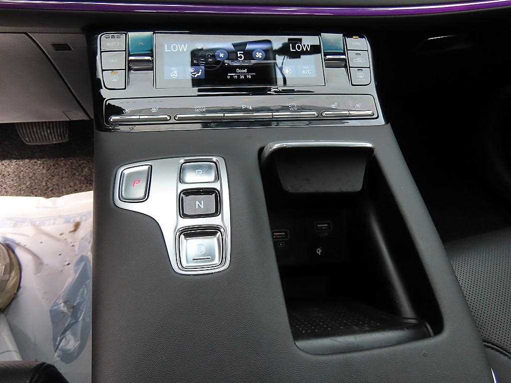 HYUNDAI Grandeur - Vista 10