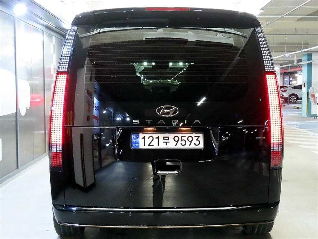 HYUNDAI Staria - Vista 5
