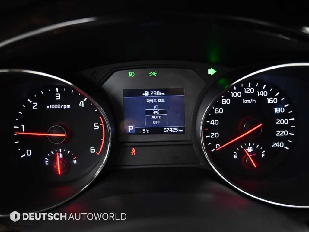 KIA Carnival - Vista 8