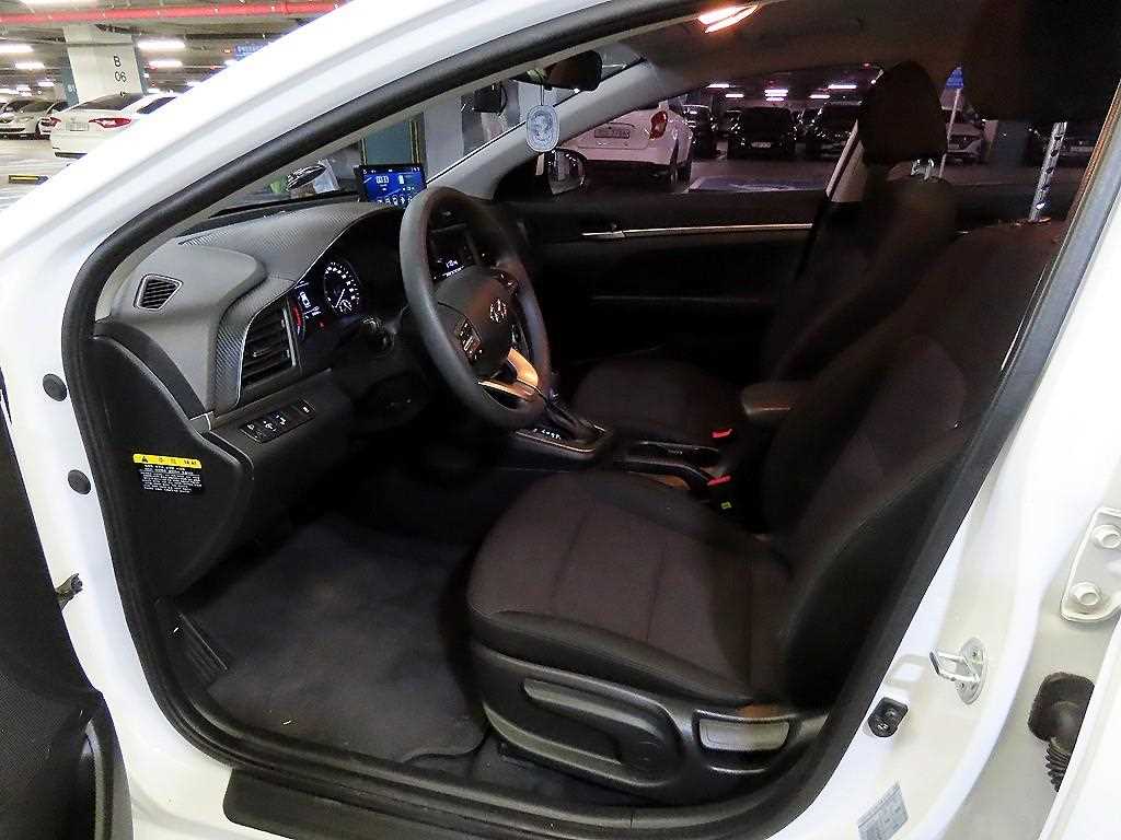 HYUNDAI Avante - Vista 6