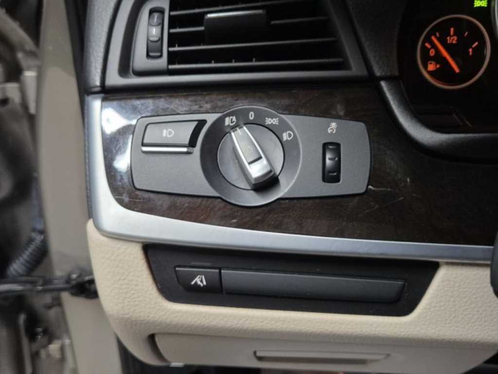 HYUNDAI Genesis - Vista 12