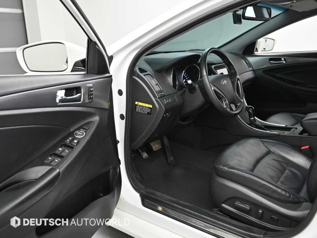 HYUNDAI Sonata - Vista 11