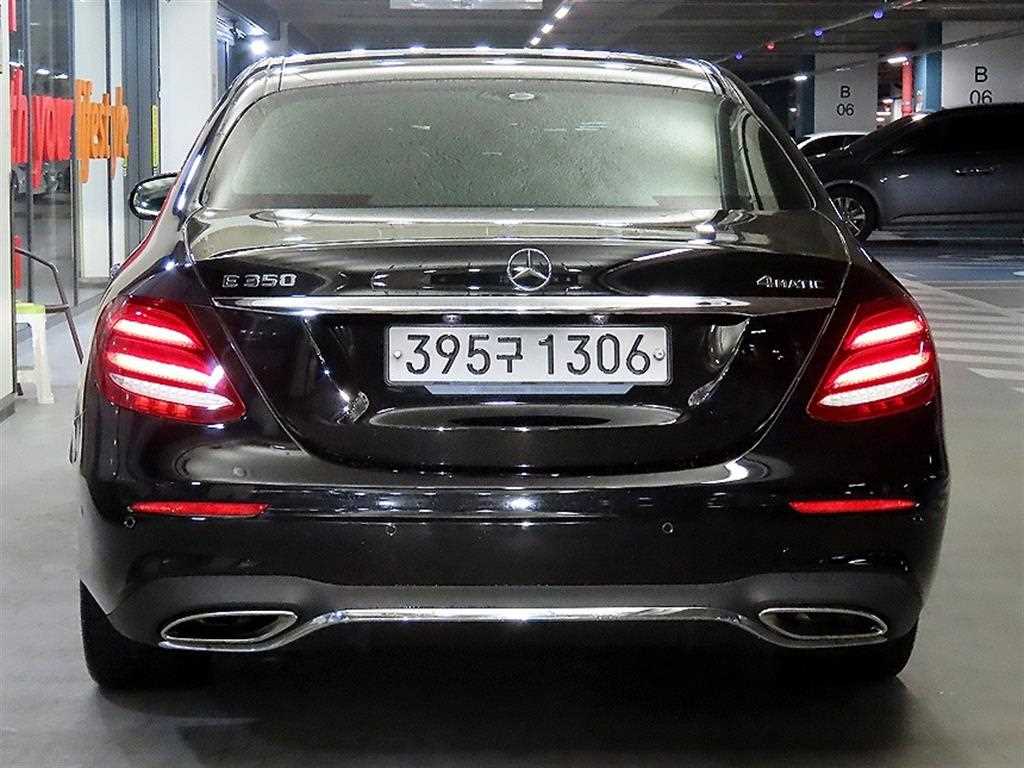 Mercedes Benz E class - Vista 5
