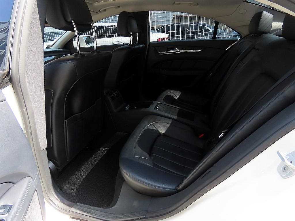 Mercedes Benz CLS Class - Vista 6