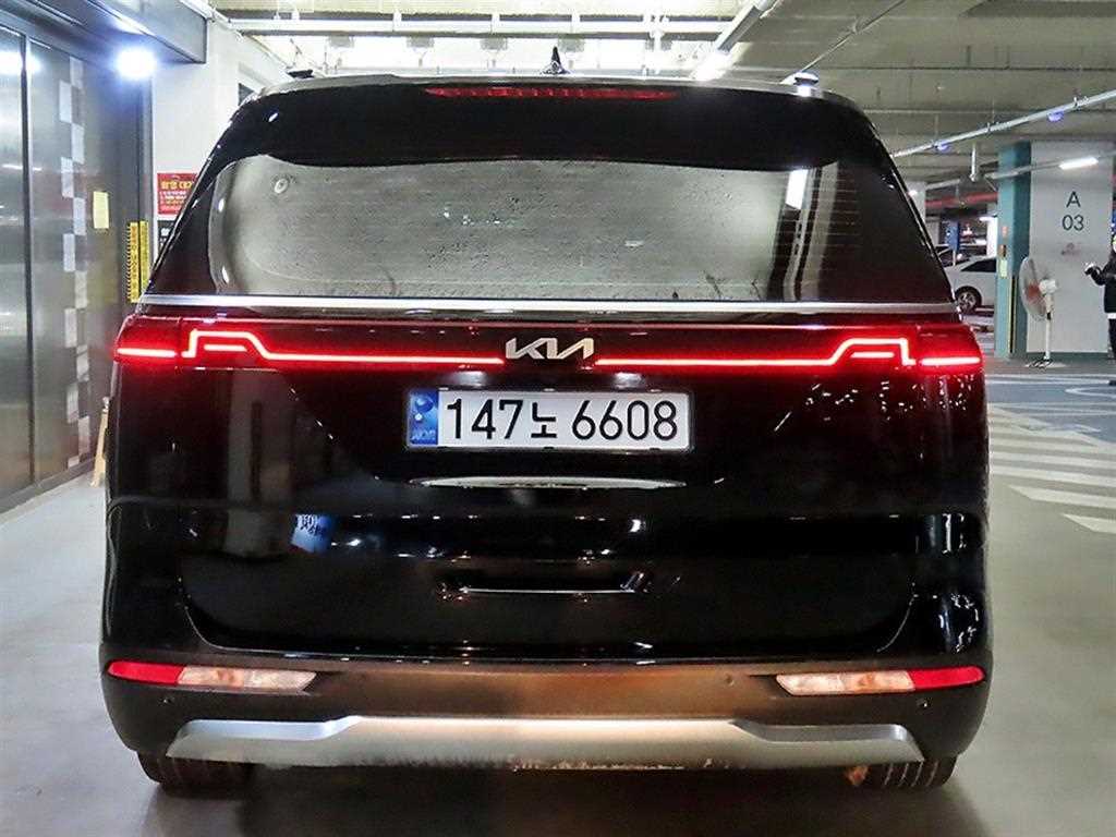 KIA Carnival - Vista 5