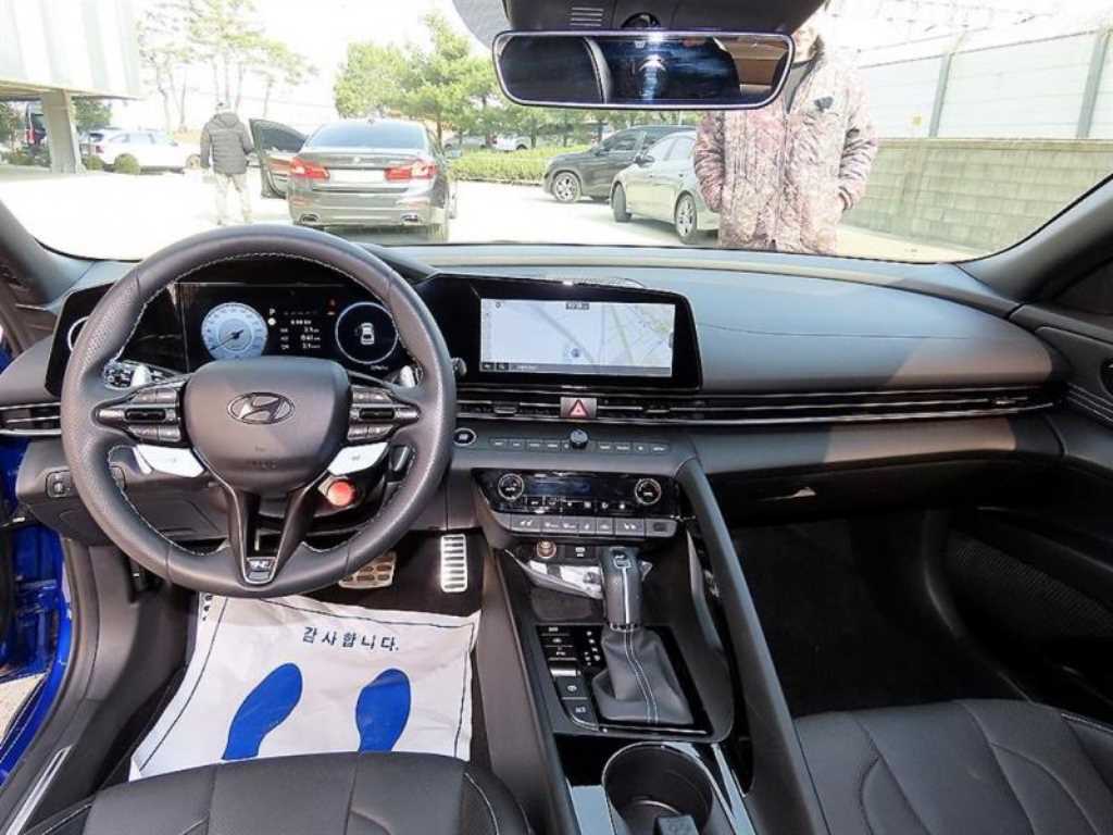 HYUNDAI Avante - Vista 7