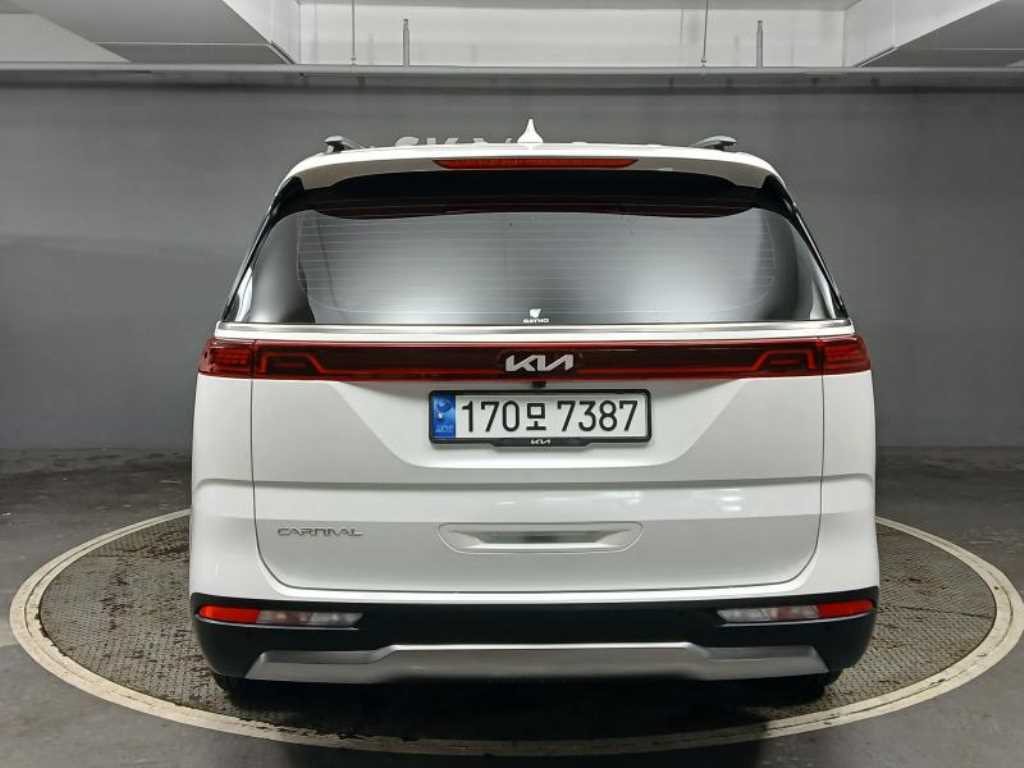 KIA Carnival - Vista 5