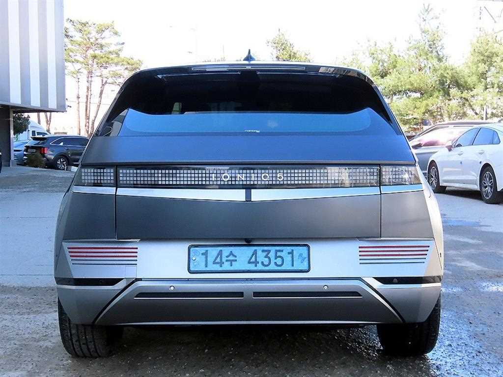 HYUNDAI Ioniq 5 - Vista 4