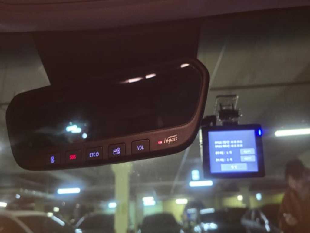 HYUNDAI Kona - Vista 6