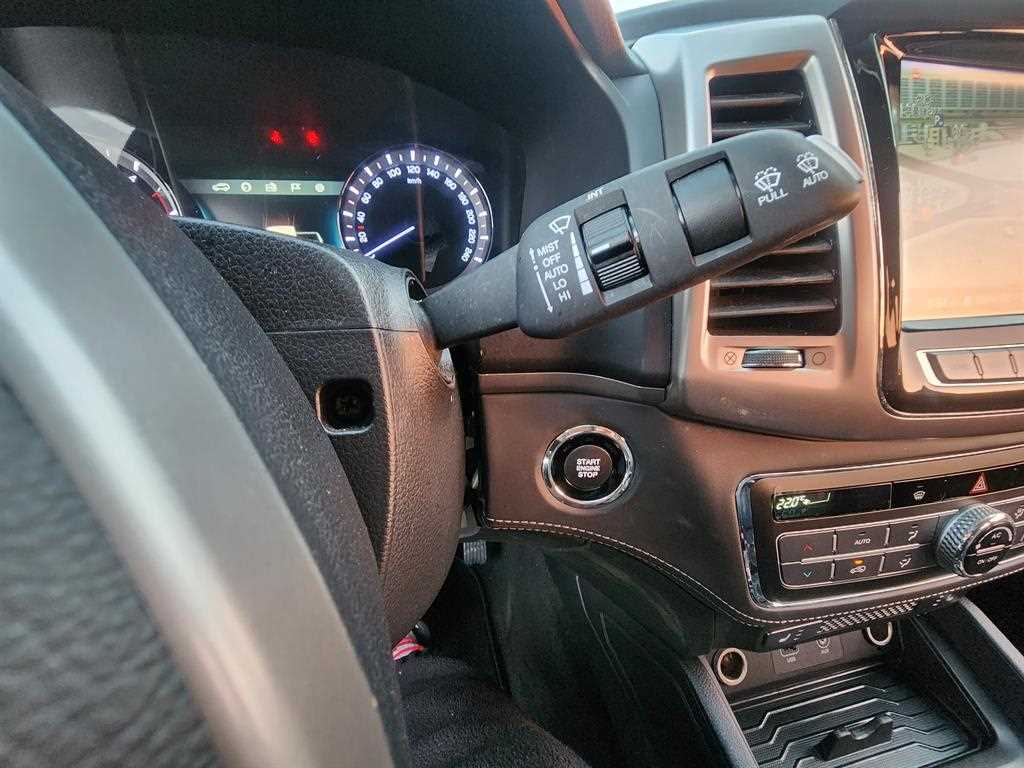 Ssangyong Rexton 2019 Negro - Importación desde Corea - HF Imports Iquique - Foto 15