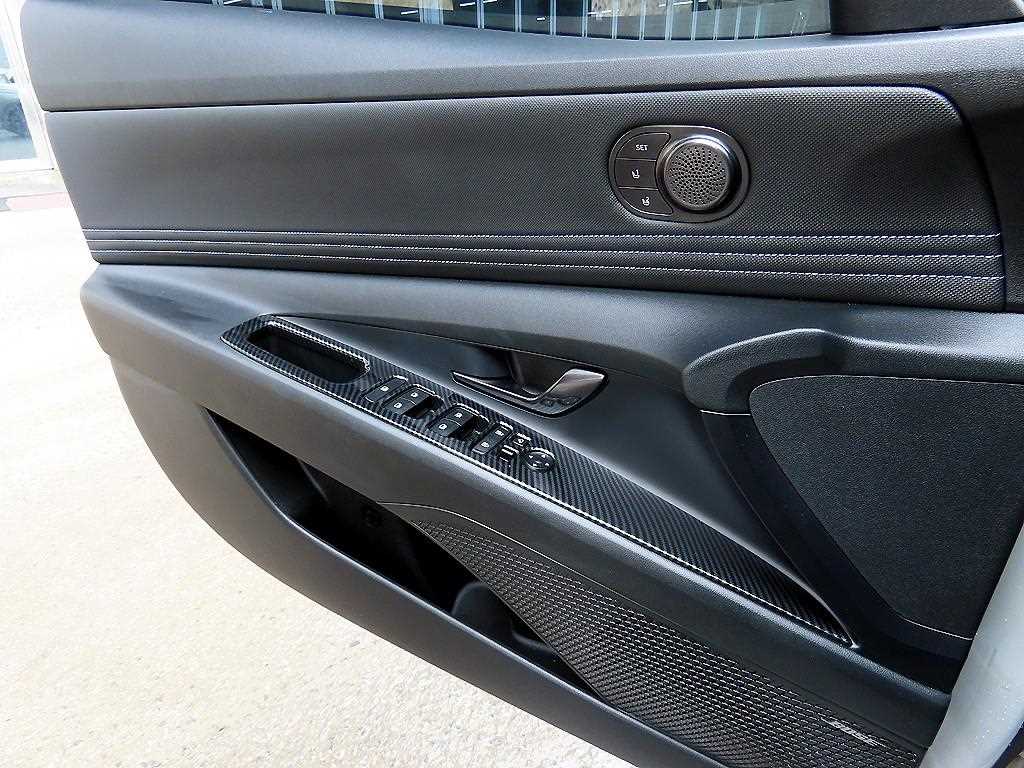 HYUNDAI Avante - Vista 11