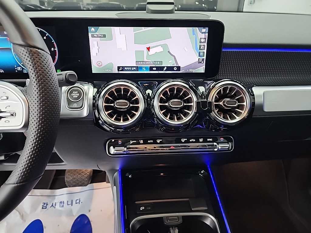 Mercedes Benz GLB Class - Vista 10