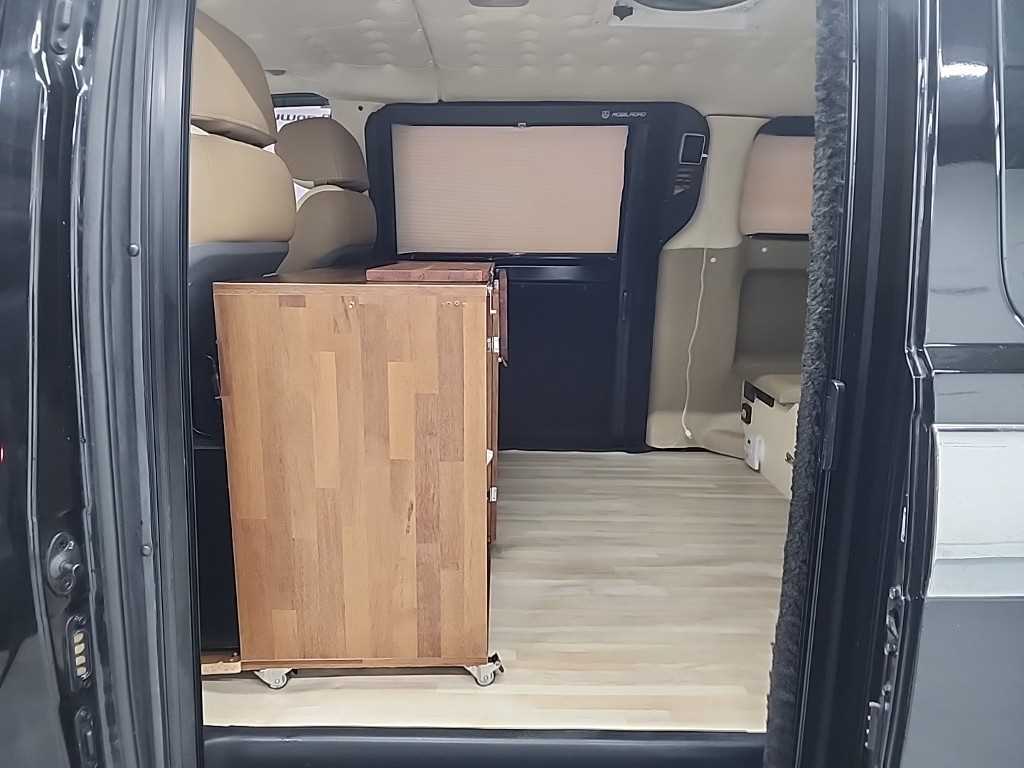 HYUNDAI Starex - Vista 12