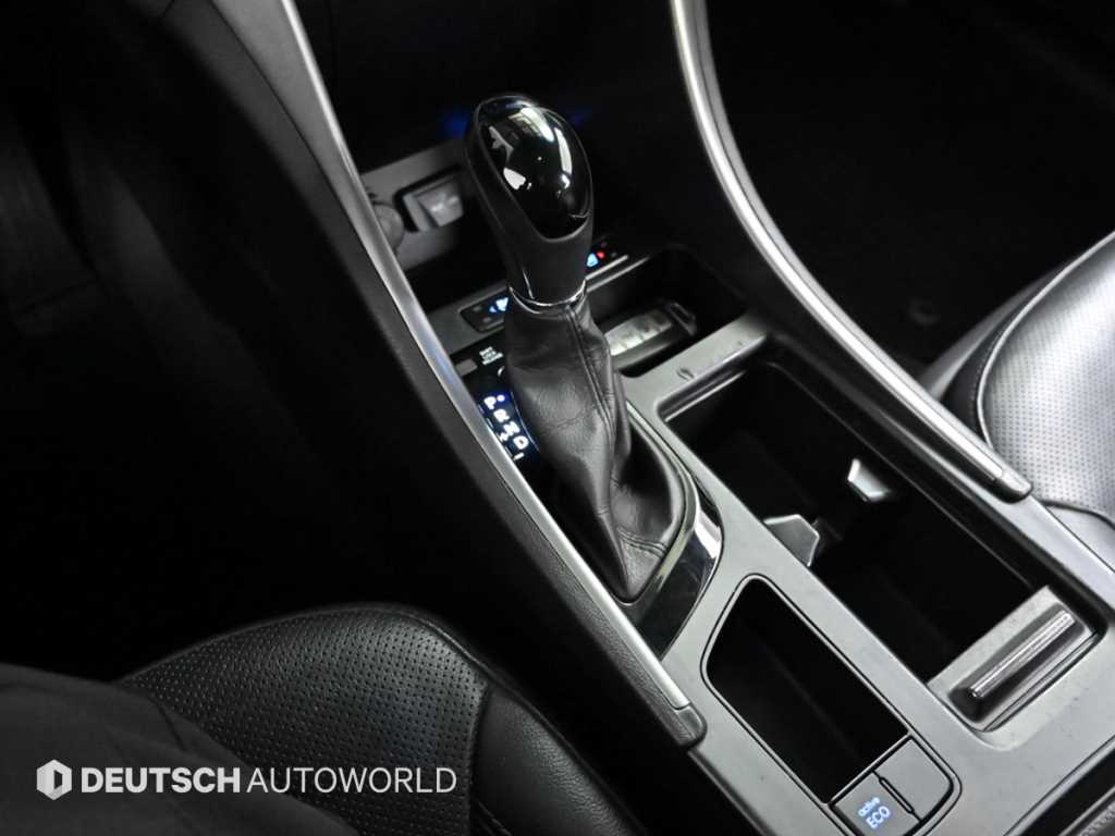 HYUNDAI Sonata - Vista 9