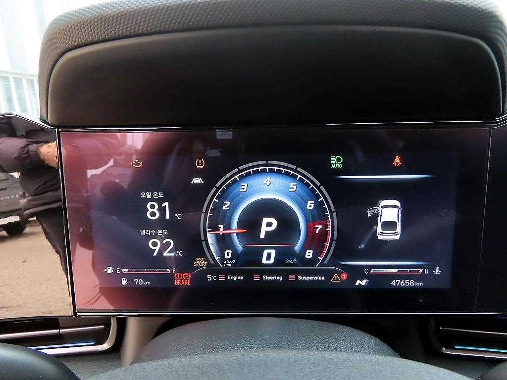 HYUNDAI Avante - Vista 9