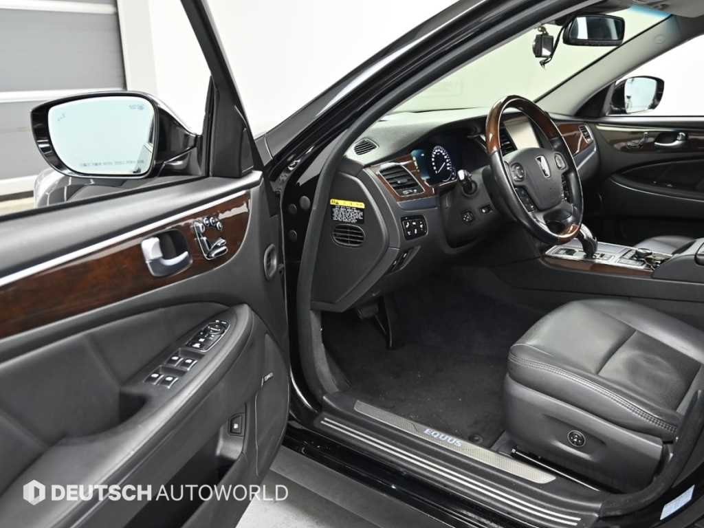 HYUNDAI Equus - Vista 11