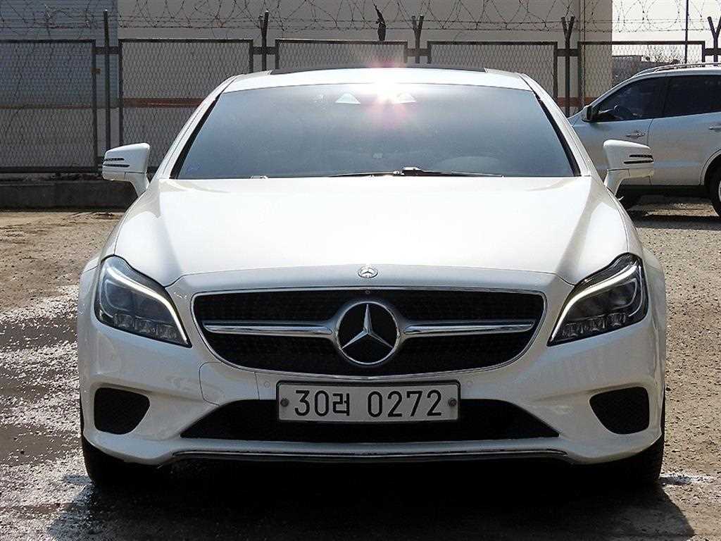 Mercedes Benz CLS Class 2015 Blanco - Importación desde Corea - HF Imports Iquique - Foto 1