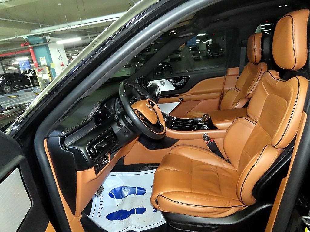 Lincoln Aviator - Vista 6