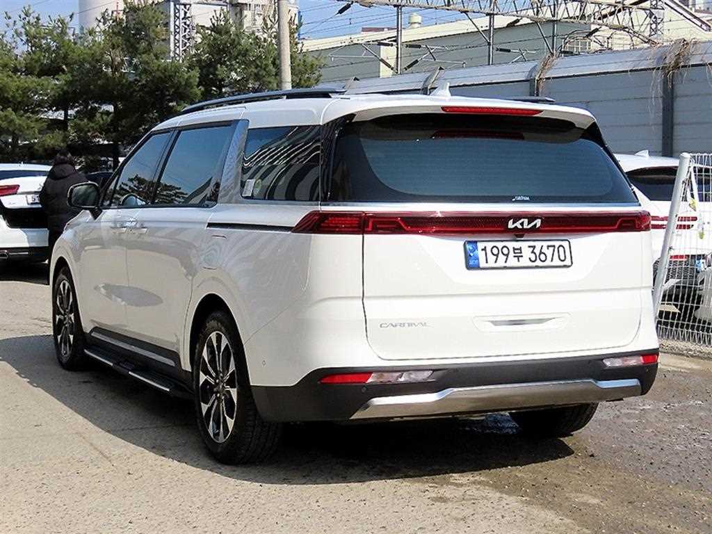 KIA Carnival - Vista 3