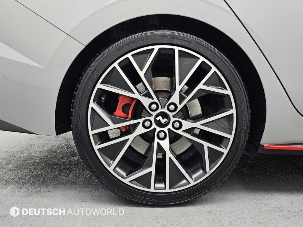 HYUNDAI Avante - Vista 5