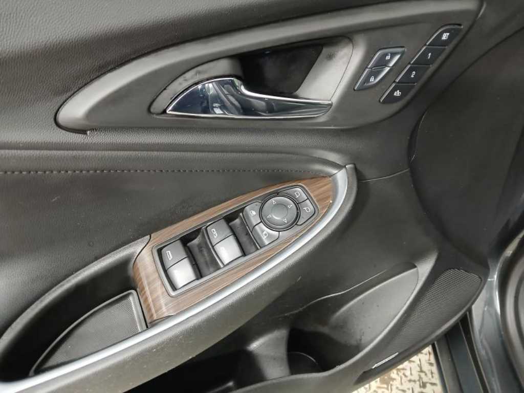 Chevrolet Malibu - Vista 10