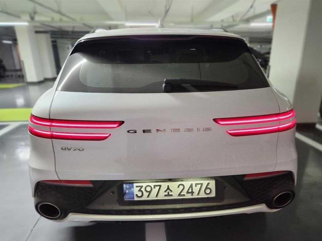 Genesis GV70 - Vista 4