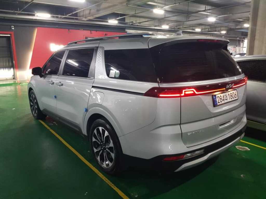 KIA Carnival - Vista 5