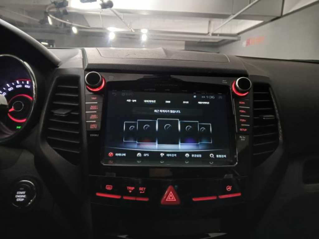 Ssangyong Tivoli - Vista 12